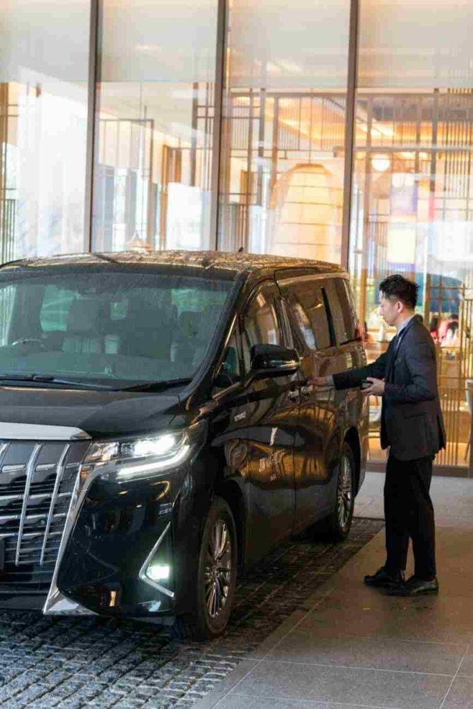 Chauffeur Airport Muscat 683x1024