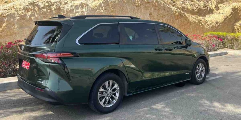Green Minivan Private Tour Transport 1024x512